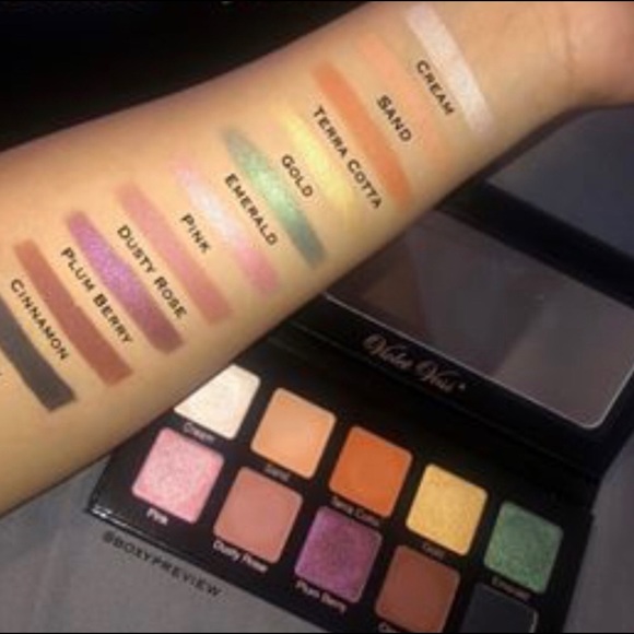 Violet Voss Essentials Eyeshadow Palette - Picture 3 of 6